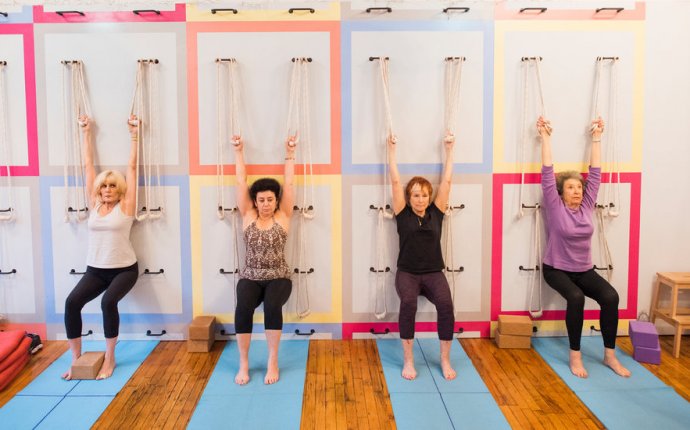 A Manhattan Yoga Studio for Bad Backs - The New York Times