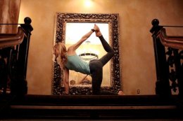 10-Minute Yoga Sequence For A Strong & Flexible Spine Hero Image